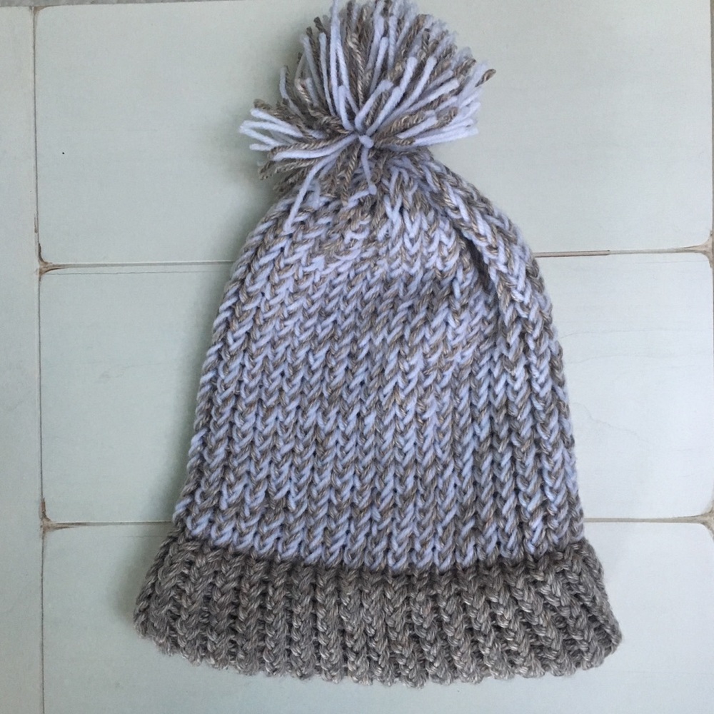 Tan and white slouchy hat